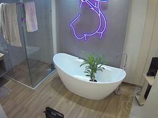 voyeurcam-casa-salsa-bathroom-5