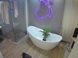 voyeurcam-casa-salsa-bathroom-5