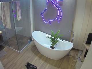 voyeurcam-casa-salsa-bathroom-5