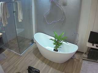 voyeurcam-casa-salsa-bathroom-5