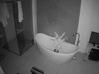 voyeurcam-casa-salsa-bathroom-5