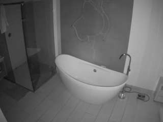 voyeurcam-casa-salsa-bathroom-5