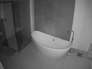 voyeurcam-casa-salsa-bathroom-5