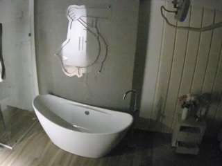 voyeurcam-casa-salsa-bathroom-5