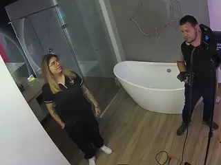 Casa Salsa Bathroom 5's Live Sex Cam Show