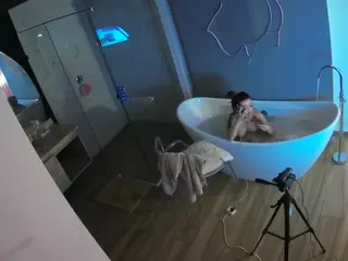 Casa Salsa Bathroom 5's Live Sex Cam Show