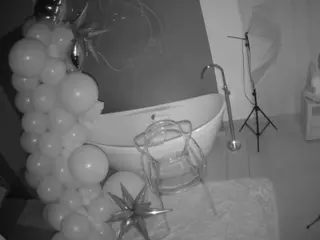 Casa Salsa Bathroom 5's Live Sex Cam Show