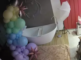 Casa Salsa Bathroom 5's Live Sex Cam Show