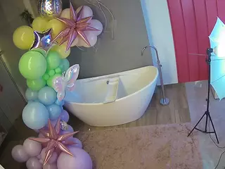 Casa Salsa Bathroom 5's Live Sex Cam Show