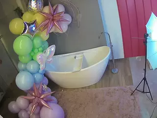 Casa Salsa Bathroom 5's Live Sex Cam Show