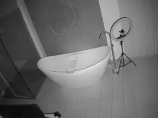 Casa Salsa Bathroom 5's Live Sex Cam Show