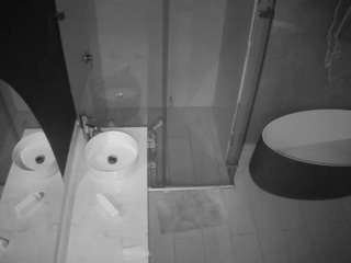 camsoda voyeurcam-casa-salsa-bathroom-6