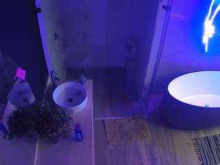 voyeurcam-casa-salsa-bathroom-6 camsoda Adelle 