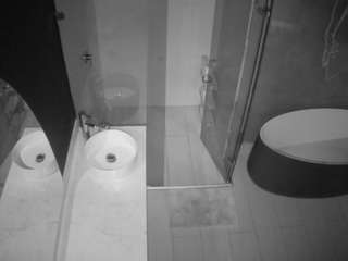 camsoda voyeurcam-casa-salsa-bathroom-6