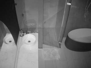 Xxxen Casa camsoda voyeurcam-casa-salsa-bathroom-6