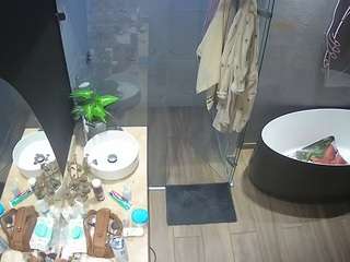 voyeurcam-casa-salsa-bathroom-6