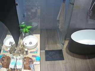 voyeurcam-casa-salsa-bathroom-6