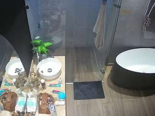 voyeurcam-casa-salsa-bathroom-6