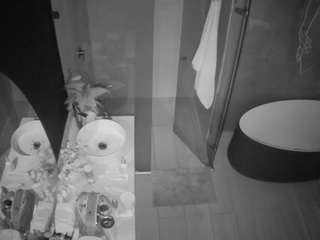 voyeurcam-casa-salsa-bathroom-6