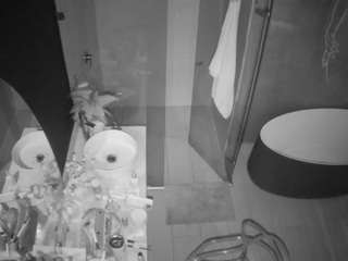 voyeurcam-casa-salsa-bathroom-6