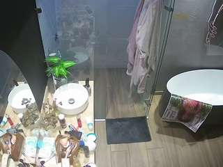 voyeurcam-casa-salsa-bathroom-6