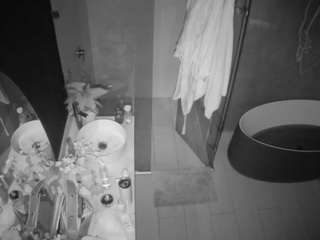 voyeurcam-casa-salsa-bathroom-6