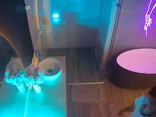 voyeurcam-casa-salsa-bathroom-6 camsoda
