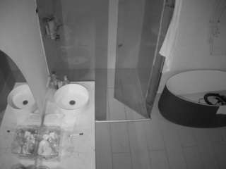voyeurcam-casa-salsa-bathroom-6