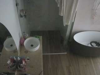 voyeurcam-casa-salsa-bathroom-6