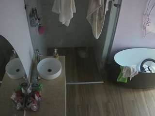 voyeurcam-casa-salsa-bathroom-6