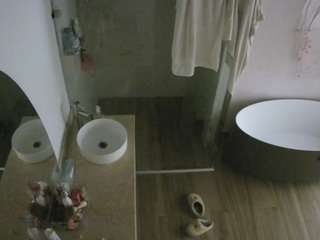 voyeurcam-casa-salsa-bathroom-6
