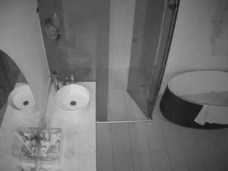 voyeurcam-casa-salsa-bathroom-6
