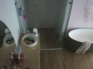 voyeurcam-casa-salsa-bathroom-6