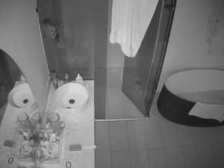 voyeurcam-casa-salsa-bathroom-6