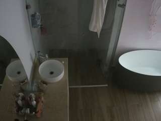 voyeurcam-casa-salsa-bathroom-6