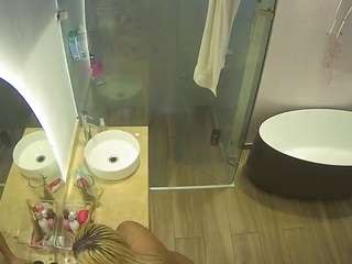 voyeurcam-casa-salsa-bathroom-6