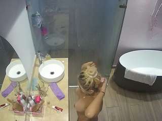 voyeurcam-casa-salsa-bathroom-6