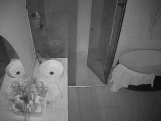 voyeurcam-casa-salsa-bathroom-6