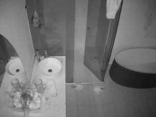 voyeurcam-casa-salsa-bathroom-6 Flashing live webcam