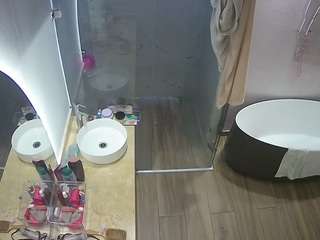voyeurcam-casa-salsa-bathroom-6