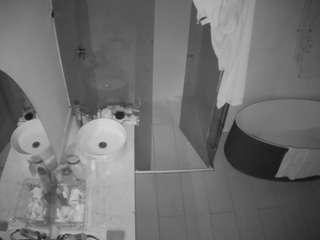 voyeurcam-casa-salsa-bathroom-6