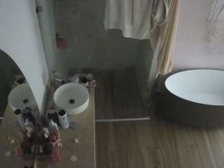voyeurcam-casa-salsa-bathroom-6