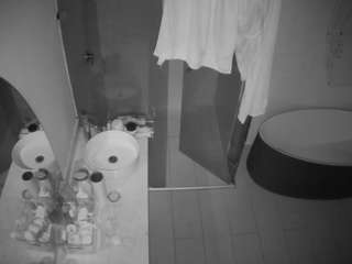 voyeurcam-casa-salsa-bathroom-6