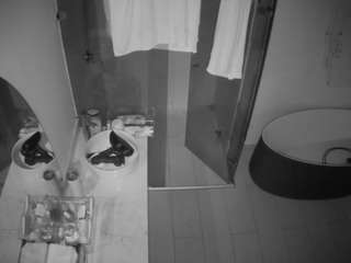 voyeurcam-casa-salsa-bathroom-6