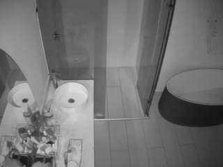 voyeurcam-casa-salsa-bathroom-6