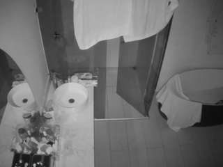 voyeurcam-casa-salsa-bathroom-6