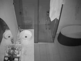 voyeurcam-casa-salsa-bathroom-6