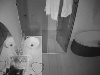 voyeurcam-casa-salsa-bathroom-6