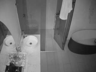 voyeurcam-casa-salsa-bathroom-6
