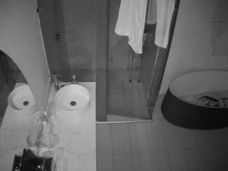 voyeurcam-casa-salsa-bathroom-6
